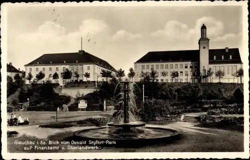 Ak Glauchau in Sachsen, Blick vom Oswald Seyfert Park auf Finanzamt und Überlandwerk