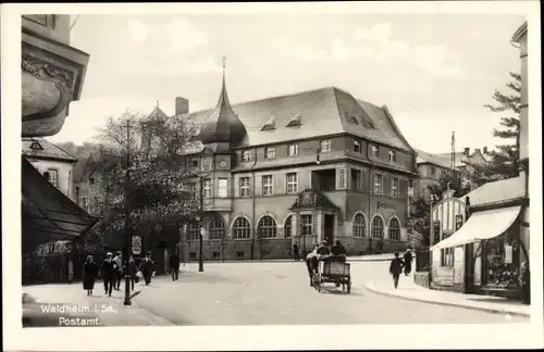 Ak Waldheim in Sachsen, Straßenpartie mit Postamt