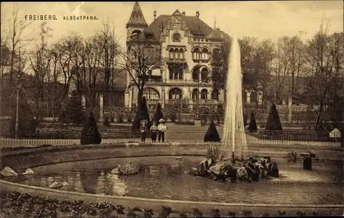 Ak Freiberg in Sachsen, Albertpark, Springbrunnen