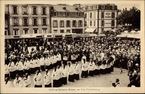 Ak Sainte Anne d'Auray Morbihan, Une Procession