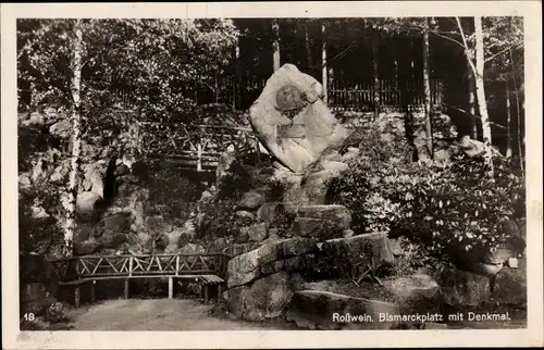 Ak Roßwein in Sachsen, Bismarckplatz mit Denkmal