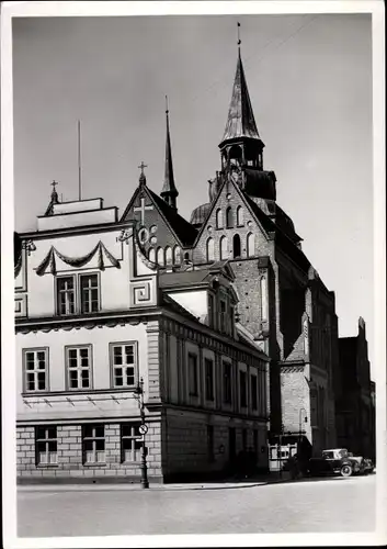 Ak Güstrow in Mecklenburg, Pfarrkirche, Rathaus