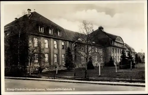 Ak Freiberg im Kreis Mittelsachsen, König Friedrich Kaserne, Mannschaftsgebäude II