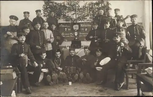 Foto Ak Wrocław Breslau Schlesien, Soldaten in Uniformen, Weihnachten 1914, I WK