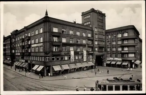 Ak Ostrava Mährisch Ostrau Region Mährisch Schlesien, Straßenpartie, Böhmische Kommerzialbank