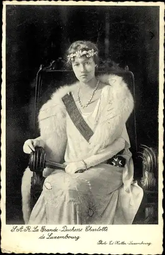 Ak Großherzogin Charlotte von Luxemburg, Sitzportrait