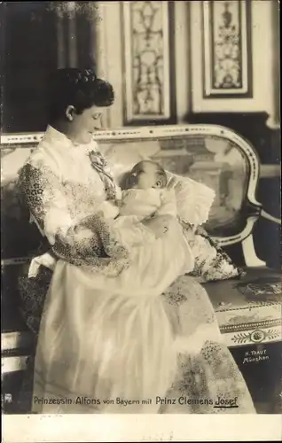Ak Prinzessin Alfons von Bayern, Louise Victoire d’Orléans, Sohn Prinz Joseph Clemens