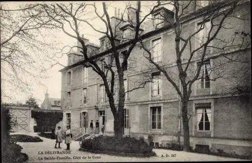 Ak La Délivrande Calvados, La Sainte Famille, Cote de la Cour