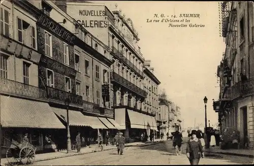 Ak Saumur Maine et Loire, La rue d'Orleans et les Nouvelles Galeries