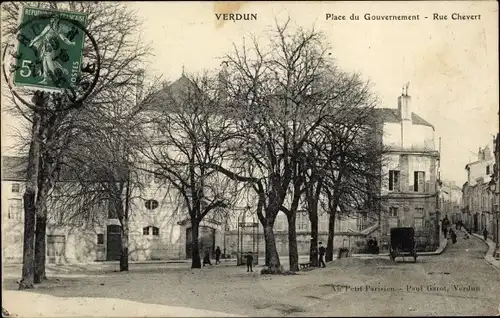 Ak Verdun Meuse, Place du Gouvernement, Rue Chevert