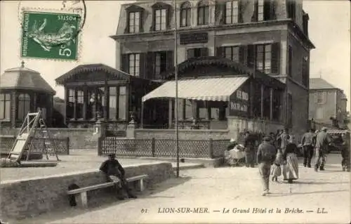 Ak Lion sur Mer Calvados, Le Grand Hotel et la Breche