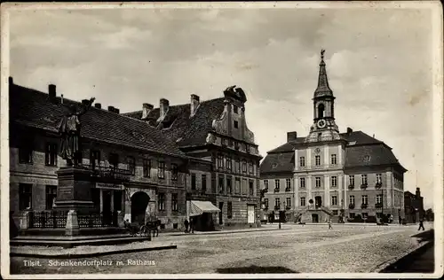 Ak Sowjetsk Tilsit Ostpreußen, Schenkendorfplatz mit Rathaus