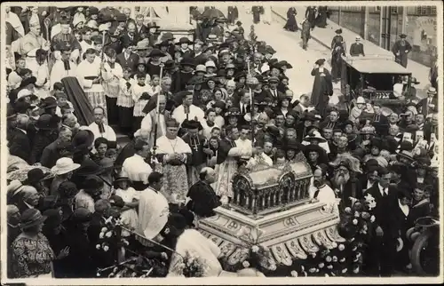 Foto Ak Calvados, Cardinal Dougherty, Prozession