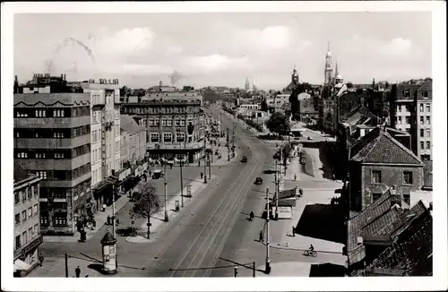 Ak Hamburg St. Pauli, Blick auf die Reeperbahn, Straßenbahnen, Passanten