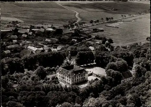 Ak Dornum in Ostfriesland, Gasthaus, Fliegeraufnahme, Ort, Umgebung