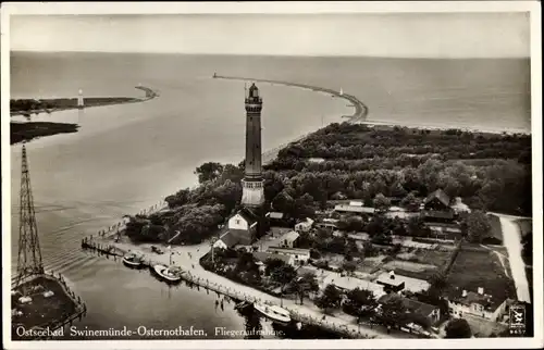 Ak Chorzelin Osternothafen Świnoujście Swinemünde Pommern, Fliegeraufnahme, Leuchtturm