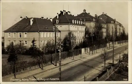 Ak Freiberg in Sachsen, König Friedrich August Kaserne