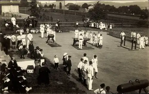 Foto Ak Zwickau in Sachsen, Turner an Geräten, Turnverein