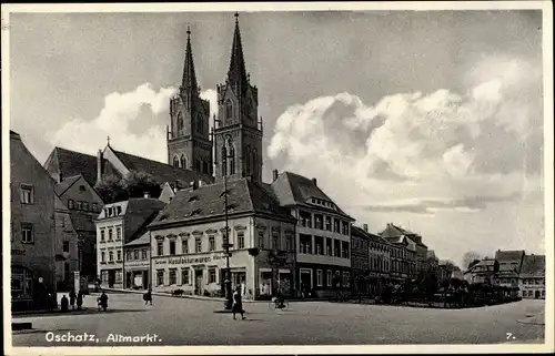 Ak Oschatz in Nordsachsen, Blick auf den Altmarkt, Glockentürme