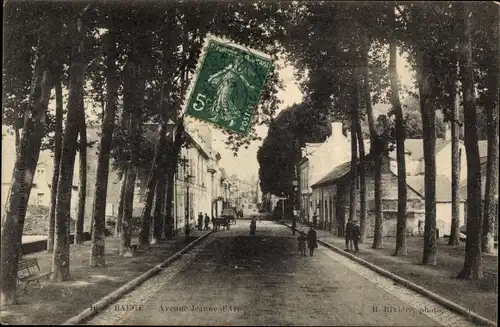 Ak Baugé Maine et Loire, Avenue Jeanne d'Arc