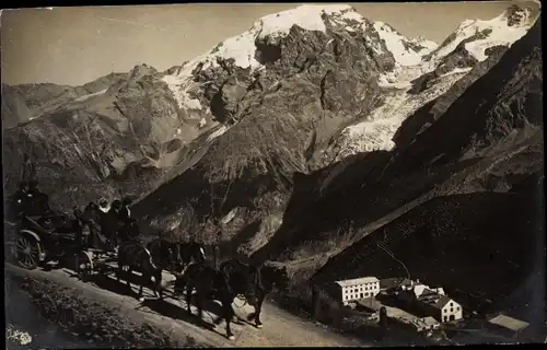 Ak Bozen Bolzano Südtirol, Blick auf die Berge, Kutsche, Pferde