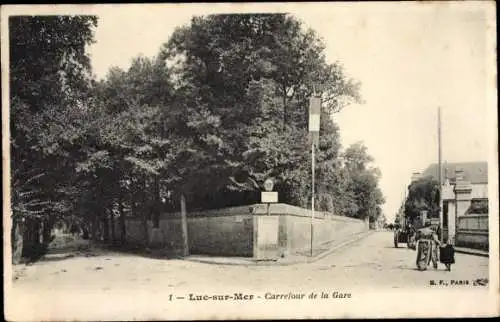 Ak Luc sur Mer Calvados, Carrefour de la Gare, Piétons