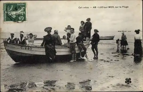 Ak Luc sur Mer Calvados, Sur la Plage, Ruderboot