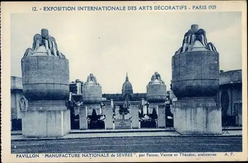 Ak Paris, Exposition Internationale des Arts Decoratifs, 1925, Manufacture Nationale de Sevres