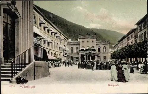 Ak Bad Wildbad im Schwarzwald, Partie am Kurplatz