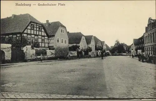 Ak Radeburg in Sachsen, Großenhainer Platz