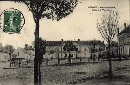 Ak Longué Maine et Loire, Place du Marché