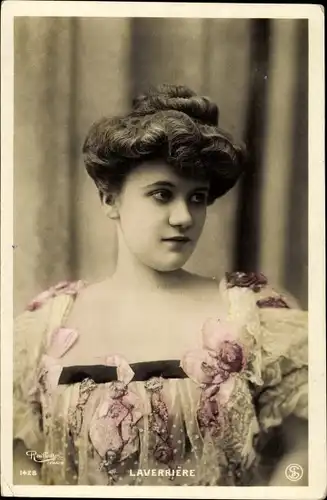 Ak Schauspielerin Laverriere, Portrait