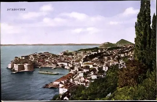 Ak Dubrovnik Kroatien, Totalansicht vom Ort, Hafenbucht