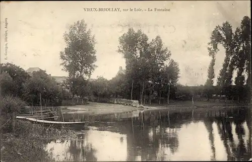Ak Briollay Maine et Loire, La Fontaine