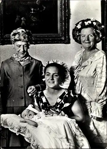 Ak Prinzessin Margriet von Niederlanden und ihr Sohn Prinz Maurits, Familienbild, 1968