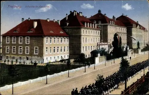 Ak Freiberg im Kreis Mittelsachsen, Blick auf die Infanterie Kaserne, Armee