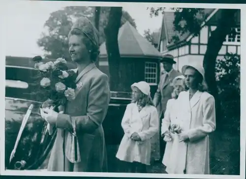 Foto Malmö, Sibylla von Sachsen Coburg Gotha, Königin von Schweden, Pferderennen 1946