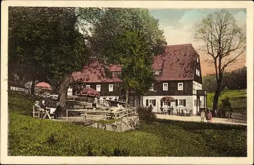 Ak Dippoldiswalde im Osterzgebirge, Fremdenhof Putzmühle, Gäste im Garten vor dem Haus