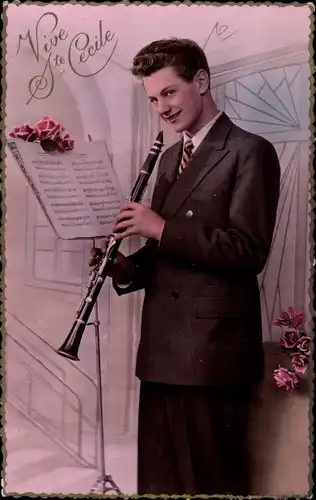 Ak Junger Mann spielt Klarinette, Vive Ste Cecile, Noten, Blumen
