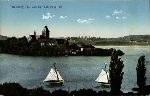 Ak Ratzeburg im Herzogtum Lauenburg, Blick von der Bäk aus, Segelboote