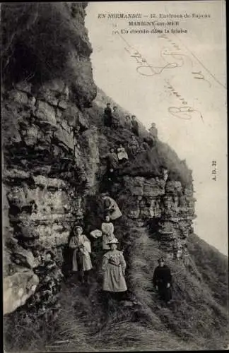Ak Marigny sur Mer Calvados, Un chemin dans la falaise