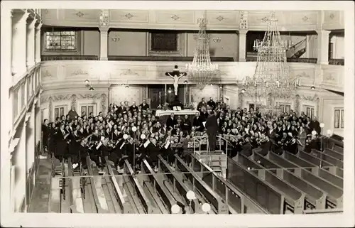 Foto Ak Seifhennersdorf in Sachsen, Orchester in der Kirche