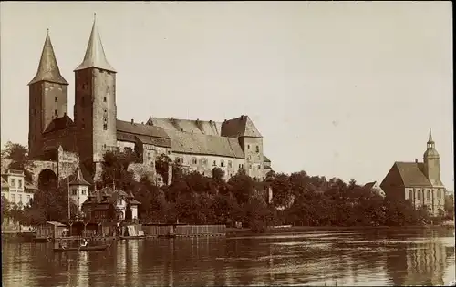 Foto Ak Rochlitz an der Mulde, Kirchenansicht vom Wasser aus