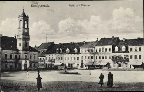 Ak Königsbrück in der Oberlausitz, Rathaus mit Markt