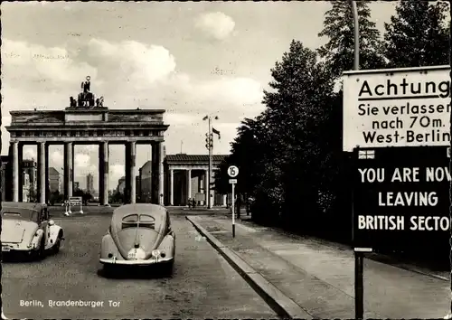 Ak Berlin Tiergarten, Blick zum Brandenburger Tor von der Westseite aus, British Sector