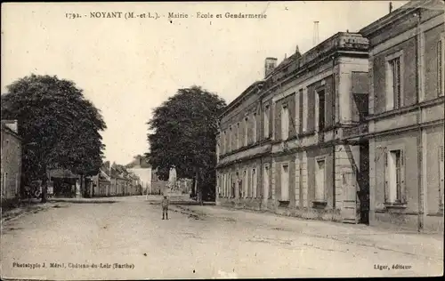 Ak Noyant Maine et Loire, Mairie, Ecole et Gendarmerie