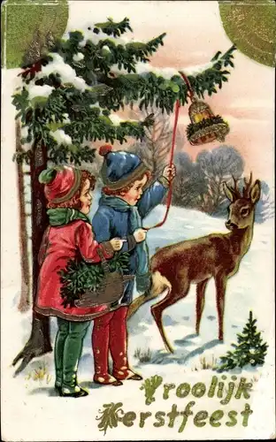 Ak Glückwunsch Weihnachten, Kinder im Wald, Glocke, Tannenbaum, Reh