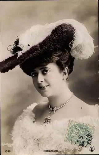 Ak Schauspielerin Bruzeau, Portrait, Atelier Reutlinger Paris