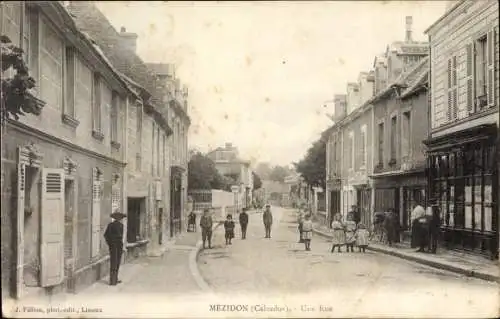 Ak Mézidon Calvados, Une Rue