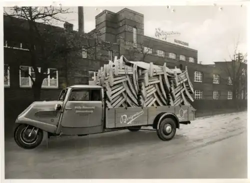 Foto Fahrzeug Firma Vidal Harburg, Tempo-Hanseat tiefliegende Großraumpritsche, Möbelfabrik Bergmann